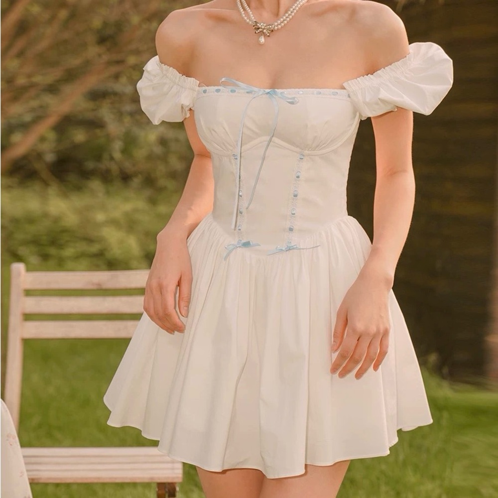 designer puff sleeve dress
